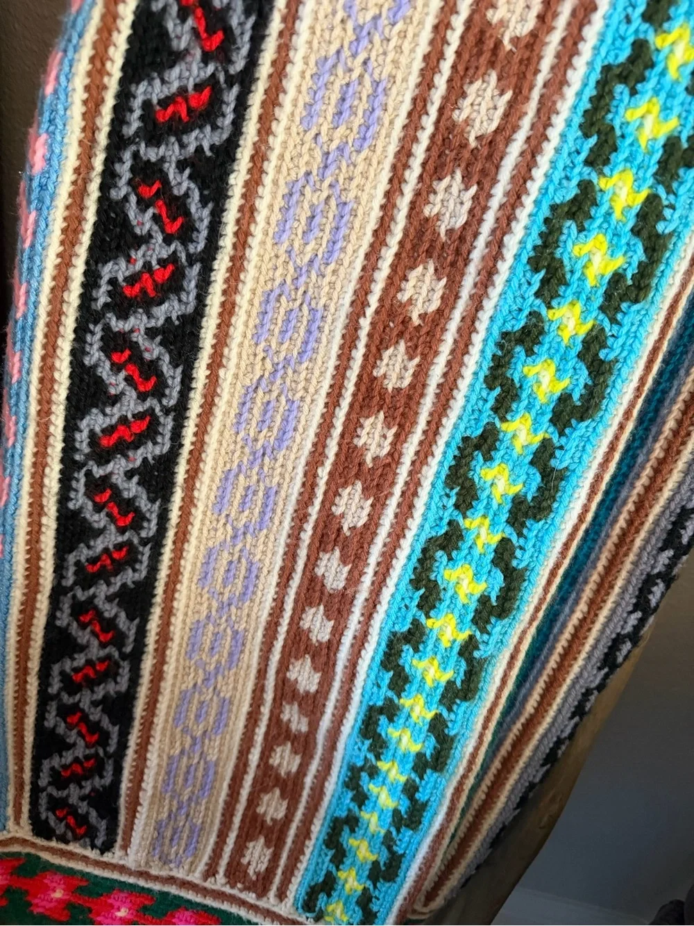 VTG Handmade Southwestern Cabin Boho Folk Art Knit Afghan Throw Blanket 51x61